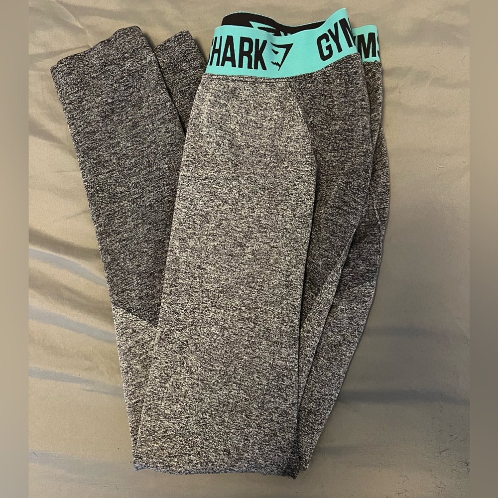 Gymshark Black and Teal Activewear medium